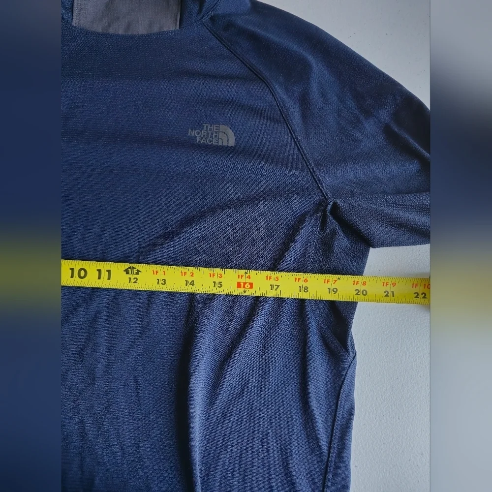 The North Face Long Sleeve Shirt Size M